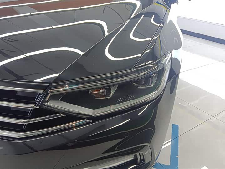 Фото 5 - Volkswagen Magotan