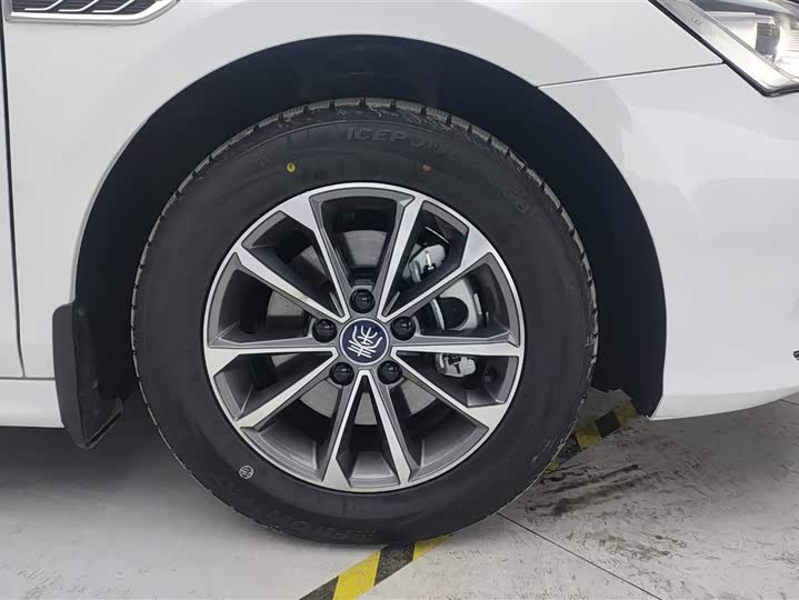 Фото 6 - BYD Qin Plus