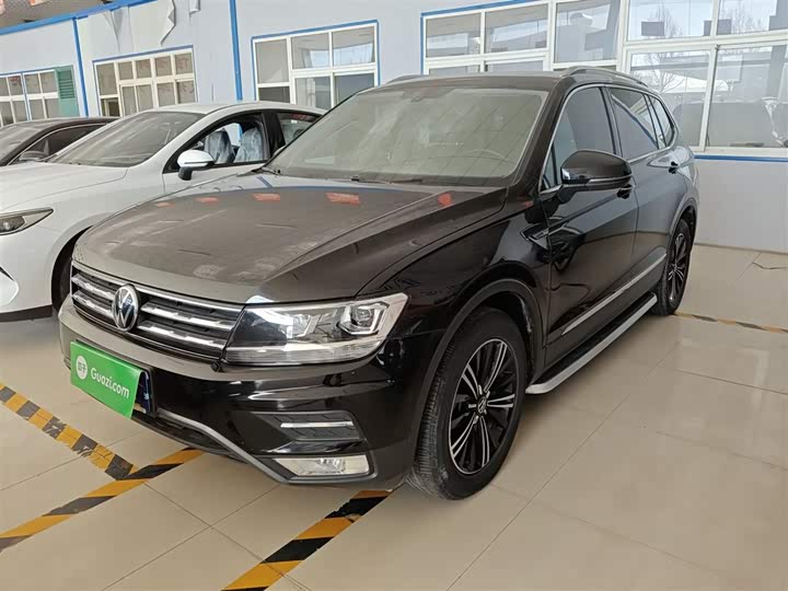 Фото 1 - Volkswagen Tiguan L Pro