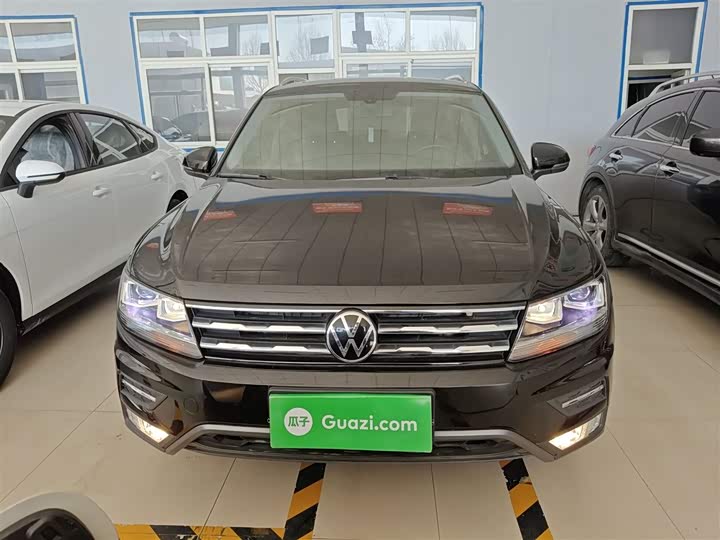 Фото 3 - Volkswagen Tiguan L Pro