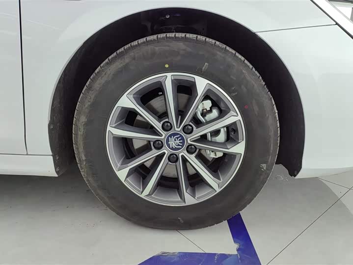 Фото 6 - BYD Qin Plus