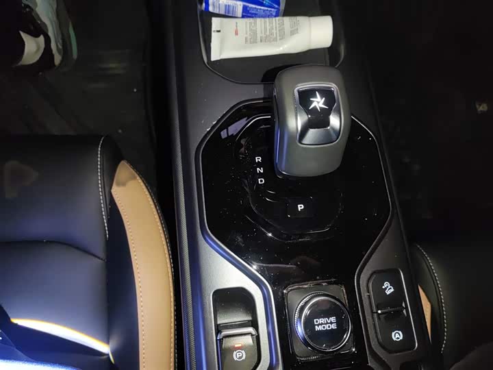 Фото 7 - Geely Icon