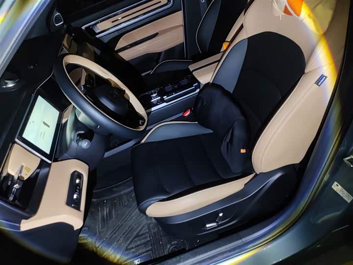 Фото 8 - Geely Icon