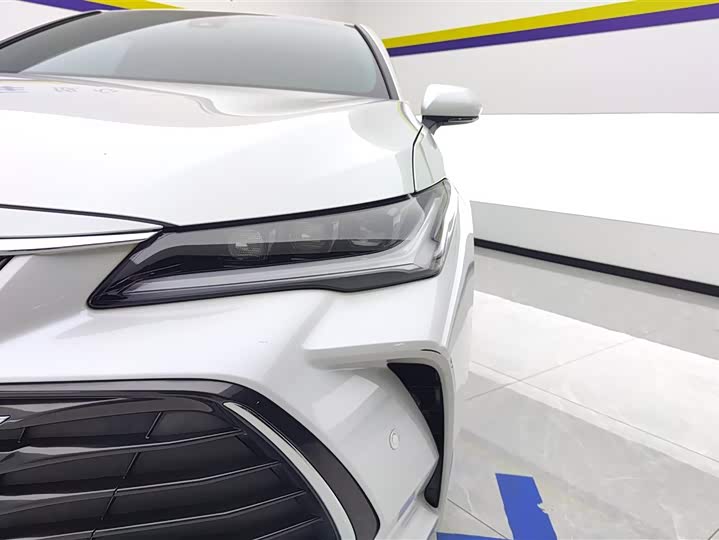 Фото 5 - Toyota Avalon