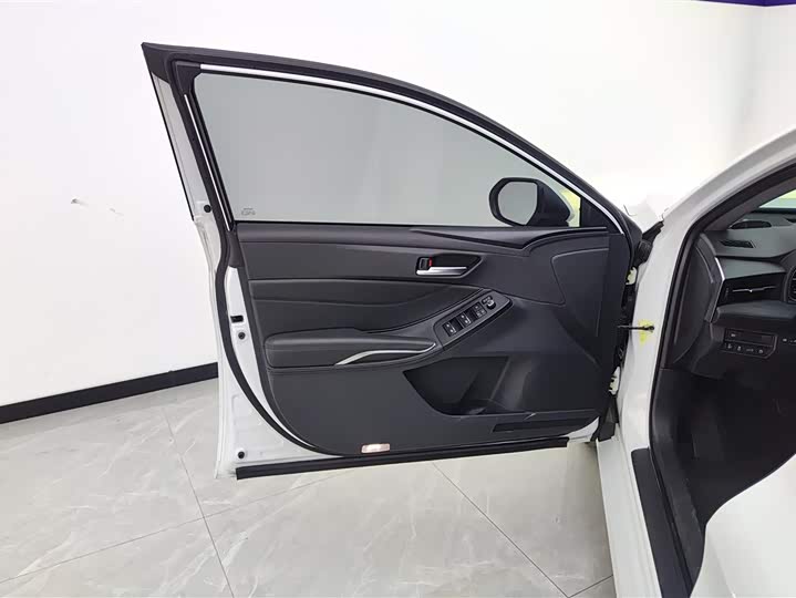 Фото 7 - Toyota Avalon