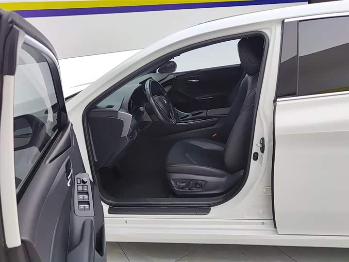 Фото 9 - Toyota Avalon