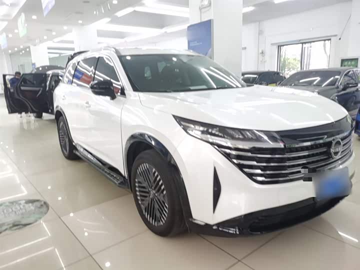 Фото 4 - Nissan Pathfinder