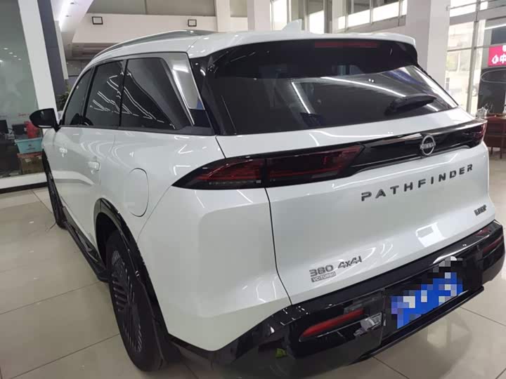 Фото 5 - Nissan Pathfinder