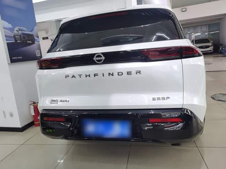 Фото 6 - Nissan Pathfinder