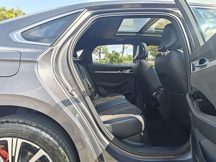 Фото 8 - Geely Preface