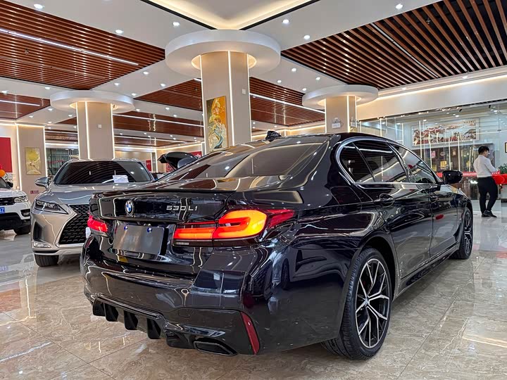 Фото 4 - BMW 5 Series