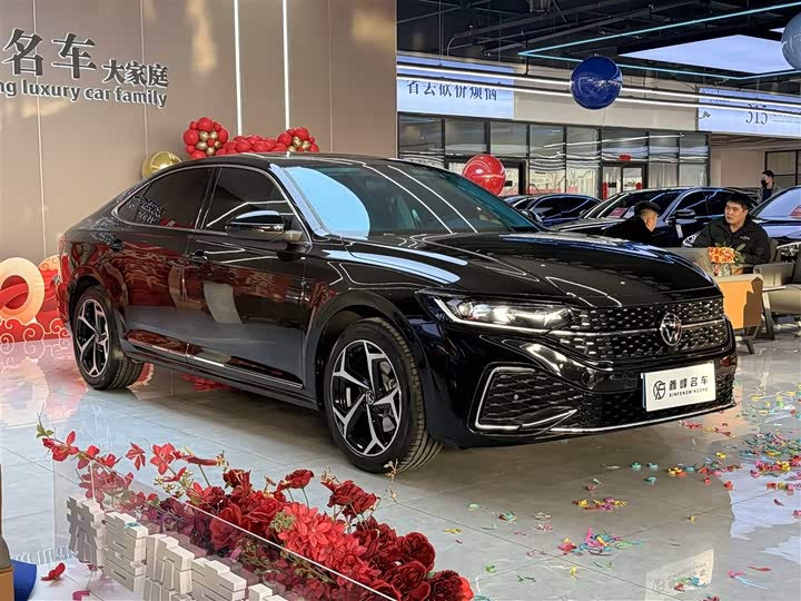 Фото 3 - Volkswagen Passat