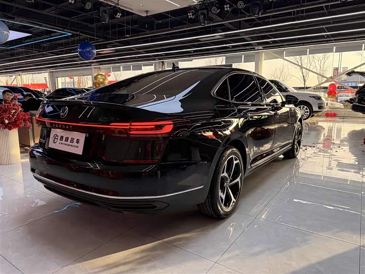 Фото 7 - Volkswagen Passat