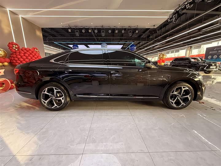 Фото 8 - Volkswagen Passat