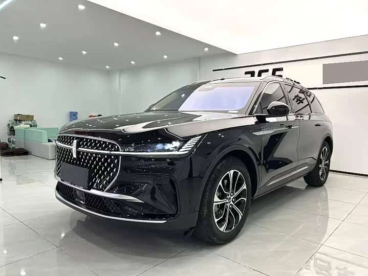 Фото 1 - Lincoln Nautilus