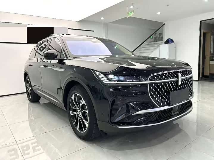 Фото 3 - Lincoln Nautilus