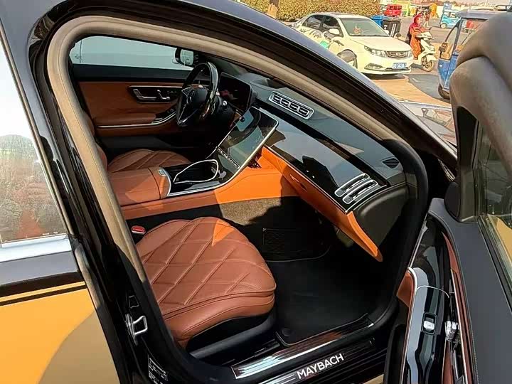 Фото 4 - Mercedes-Benz Maybach S-Class