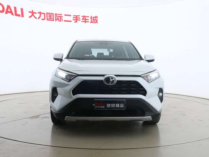 Фото 3 - Toyota RAV4