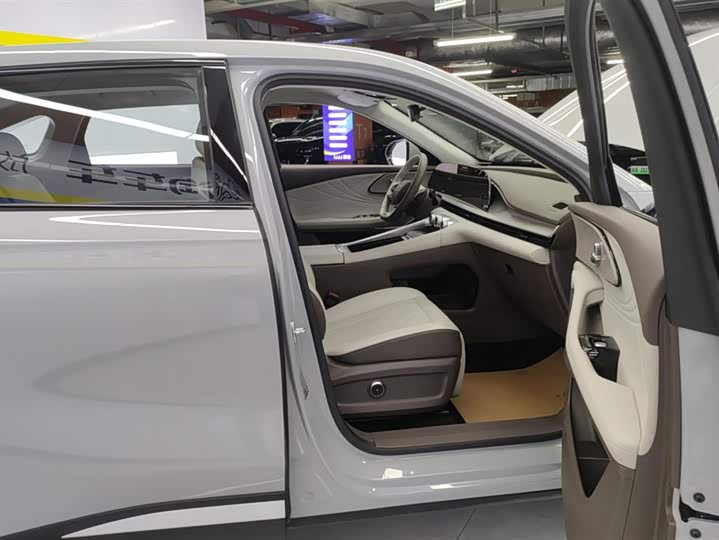 Фото 8 - Exeed RX C-DM Hybrid