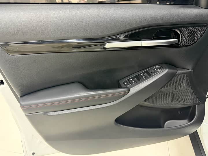 Фото 9 - Kia KX3