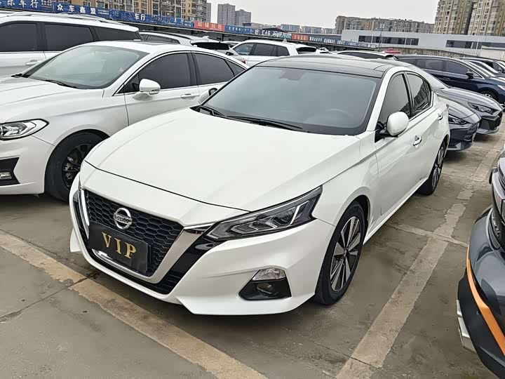 Фото 1 - Nissan Teana