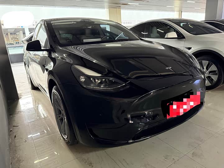 Фото 3 - Tesla Model Y