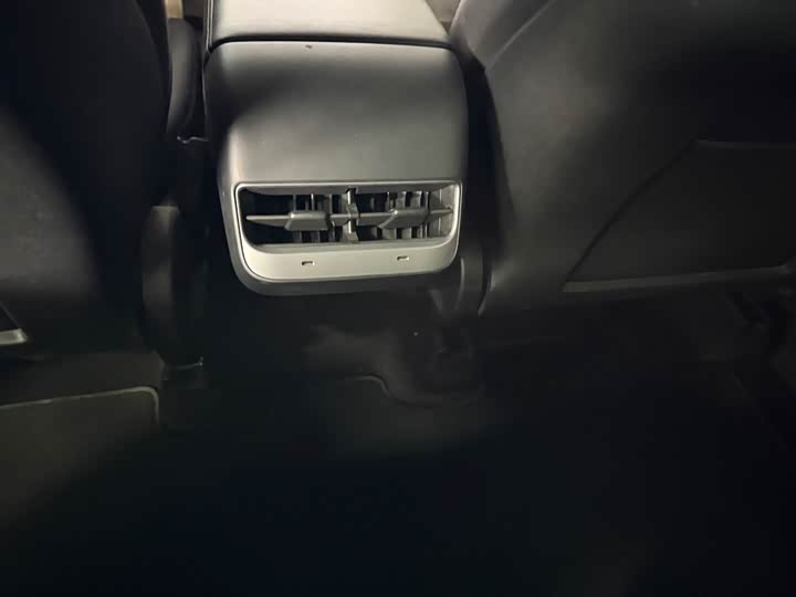 Фото 9 - Tesla Model Y