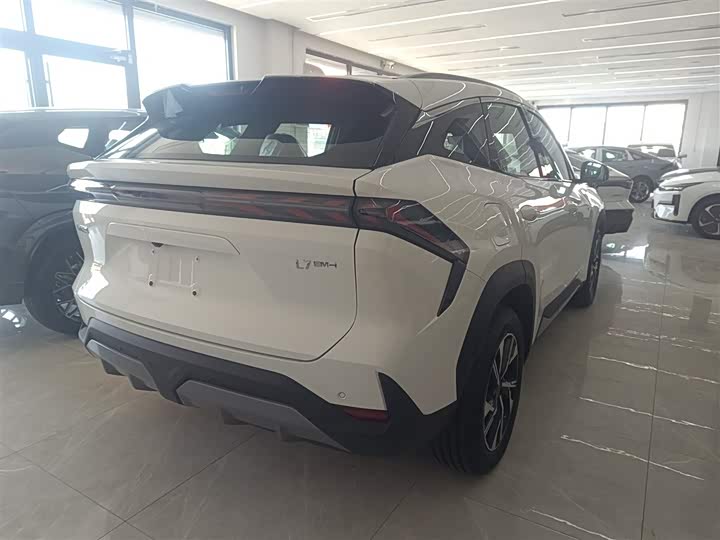 Фото 7 - Geely Galaxy L7