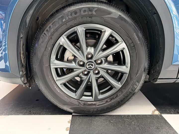 Фото 4 - Mazda CX-4