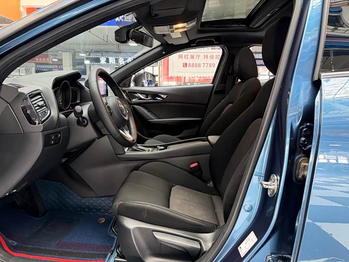 Фото 7 - Mazda CX-4