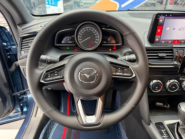 Фото 8 - Mazda CX-4