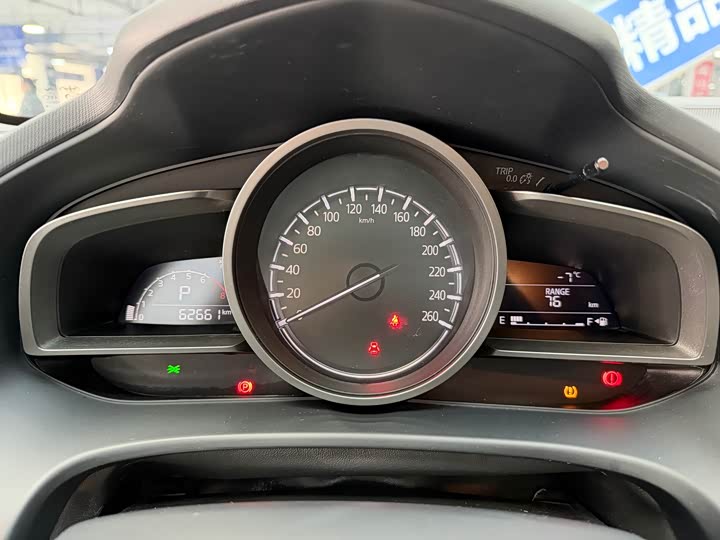 Фото 9 - Mazda CX-4