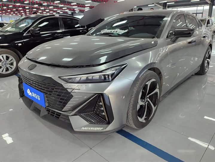 Фото 1 - Changan UNI-V