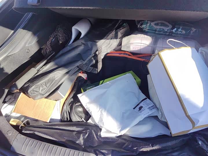 Фото 4 - Changan UNI-V