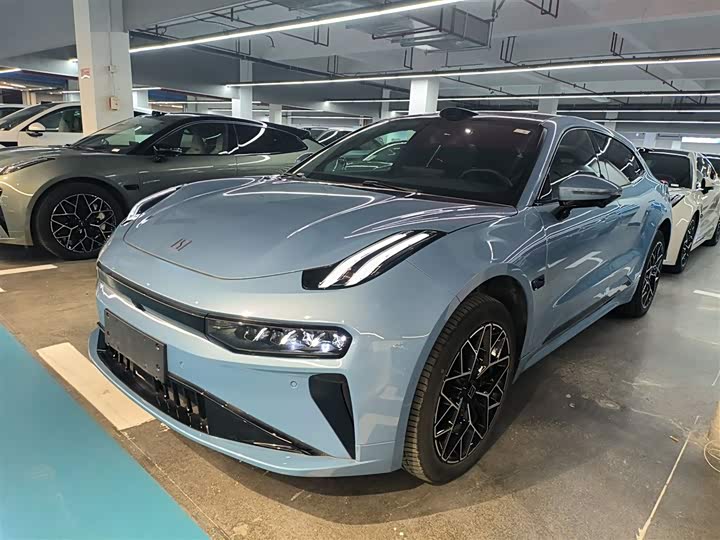 Фото 2 - Zeekr 001