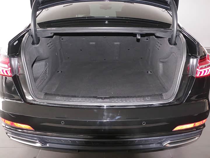 Фото 6 - Audi A6L