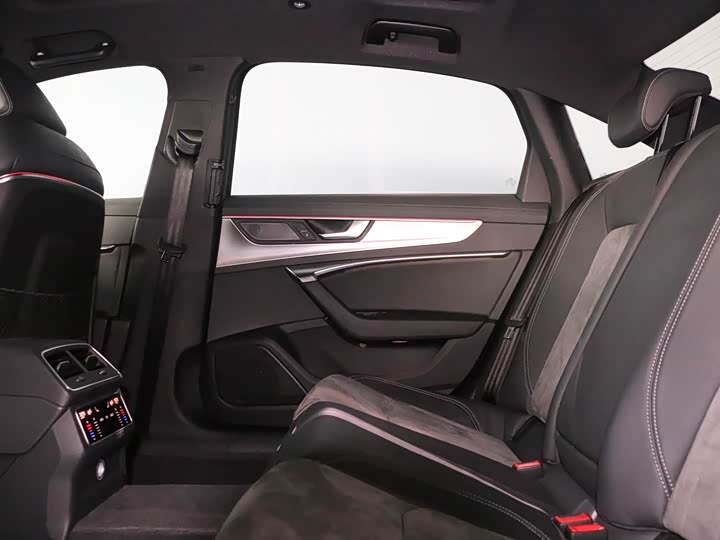 Фото 8 - Audi A6L