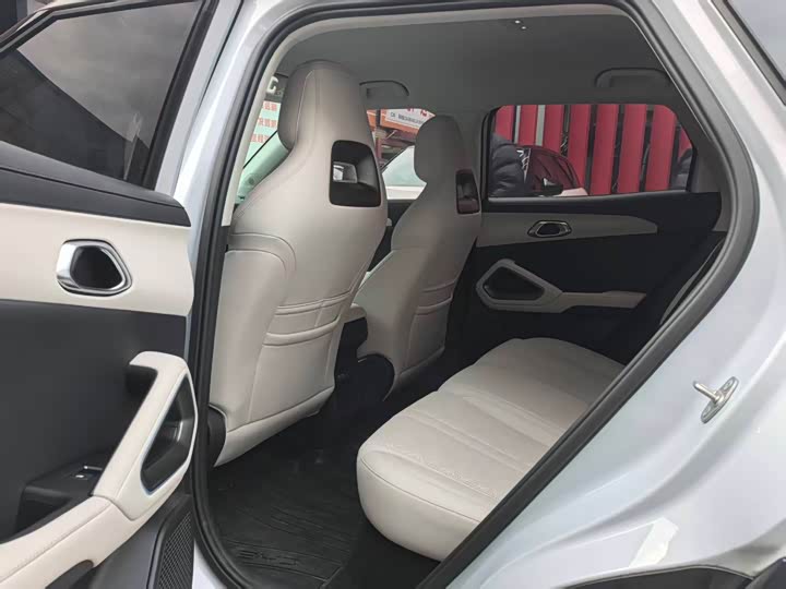 Фото 9 - BYD Yuan Up