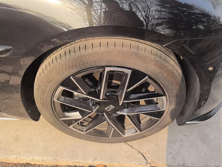 Фото 6 - Avatr 06