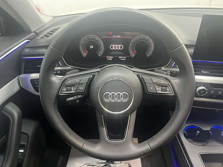 Фото 6 - Audi A4L