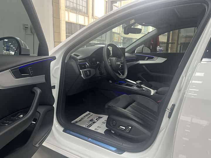 Фото 7 - Audi A4L