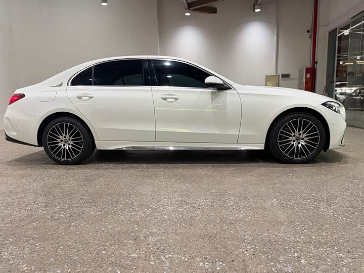 Фото 4 - Mercedes-Benz C-Class