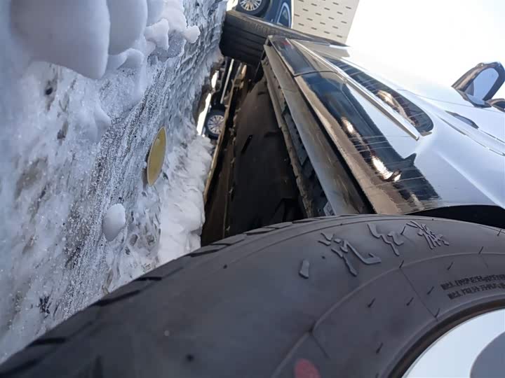 Фото 6 - Hongqi HS3 Hybrid