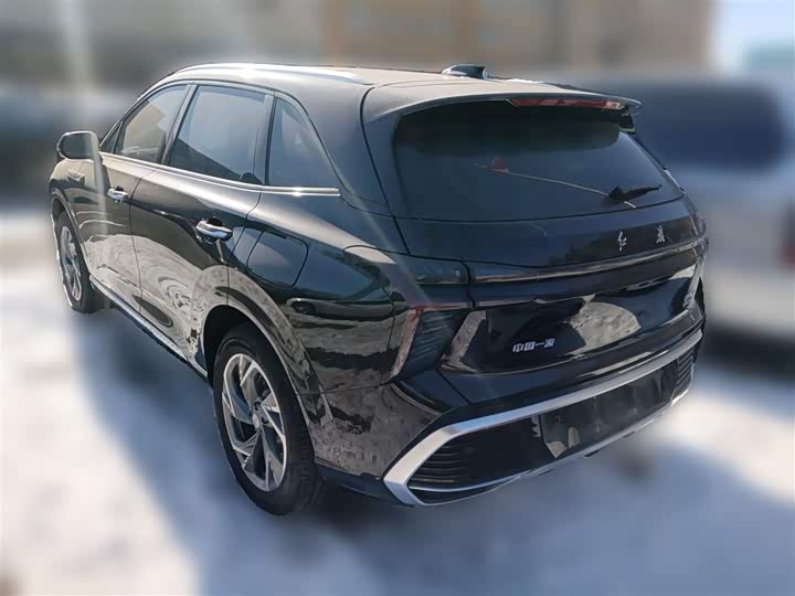 Фото 9 - Hongqi HS3 Hybrid