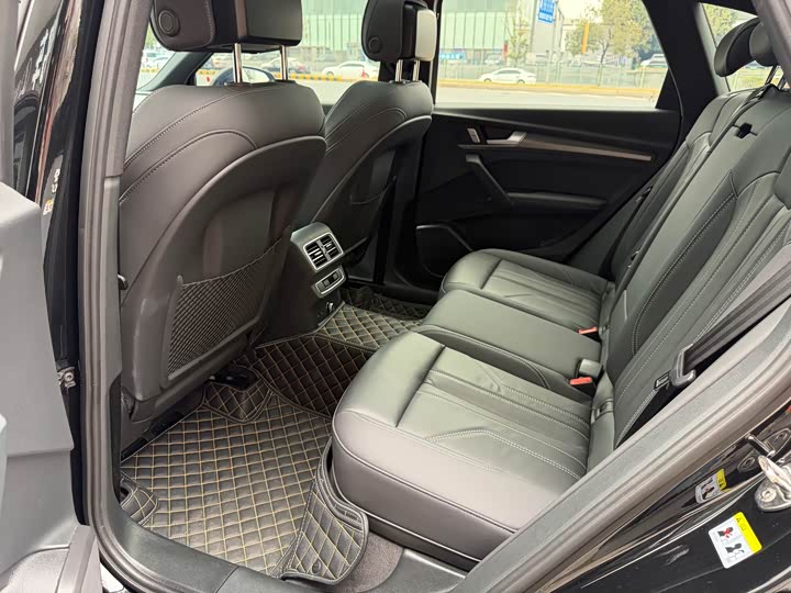 Фото 5 - Audi Q5L