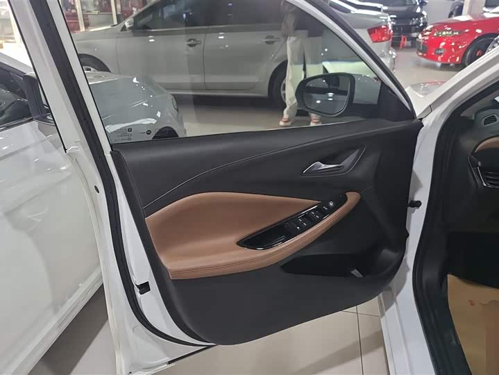 Фото 7 - Buick Verano