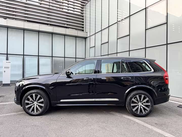 Фото 4 - Volvo XC90