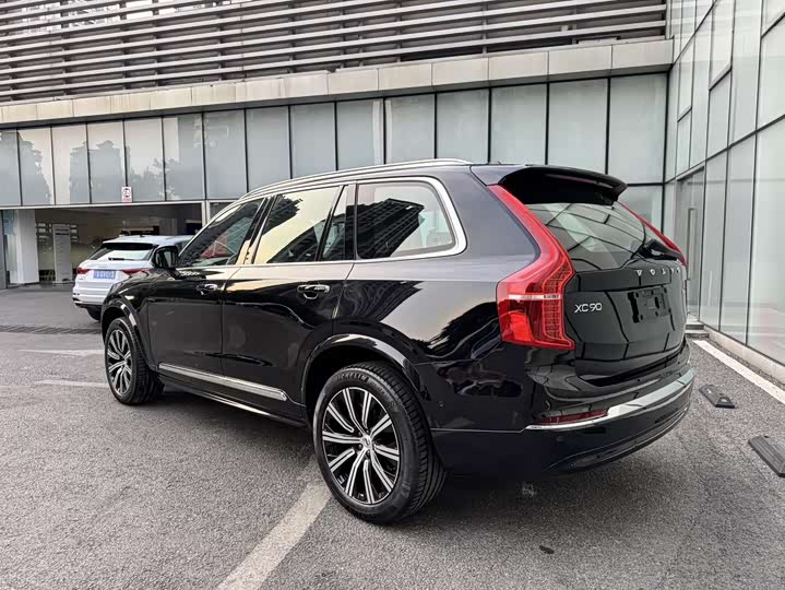 Фото 7 - Volvo XC90