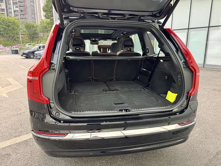 Фото 8 - Volvo XC90