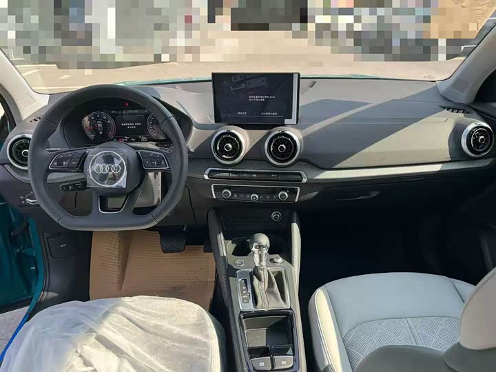 Фото 6 - Audi Q2L